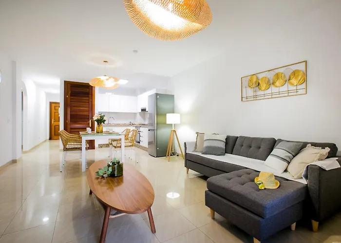 422 Quiet, Beautiful Flat With Sea View דירה *
